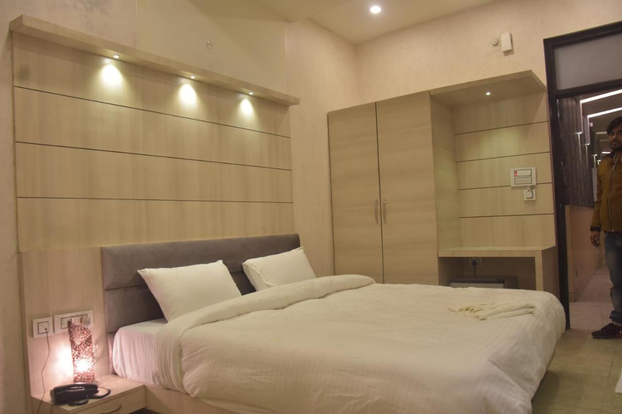Hotel Mahendra Plaza Hardoi Exterior photo
